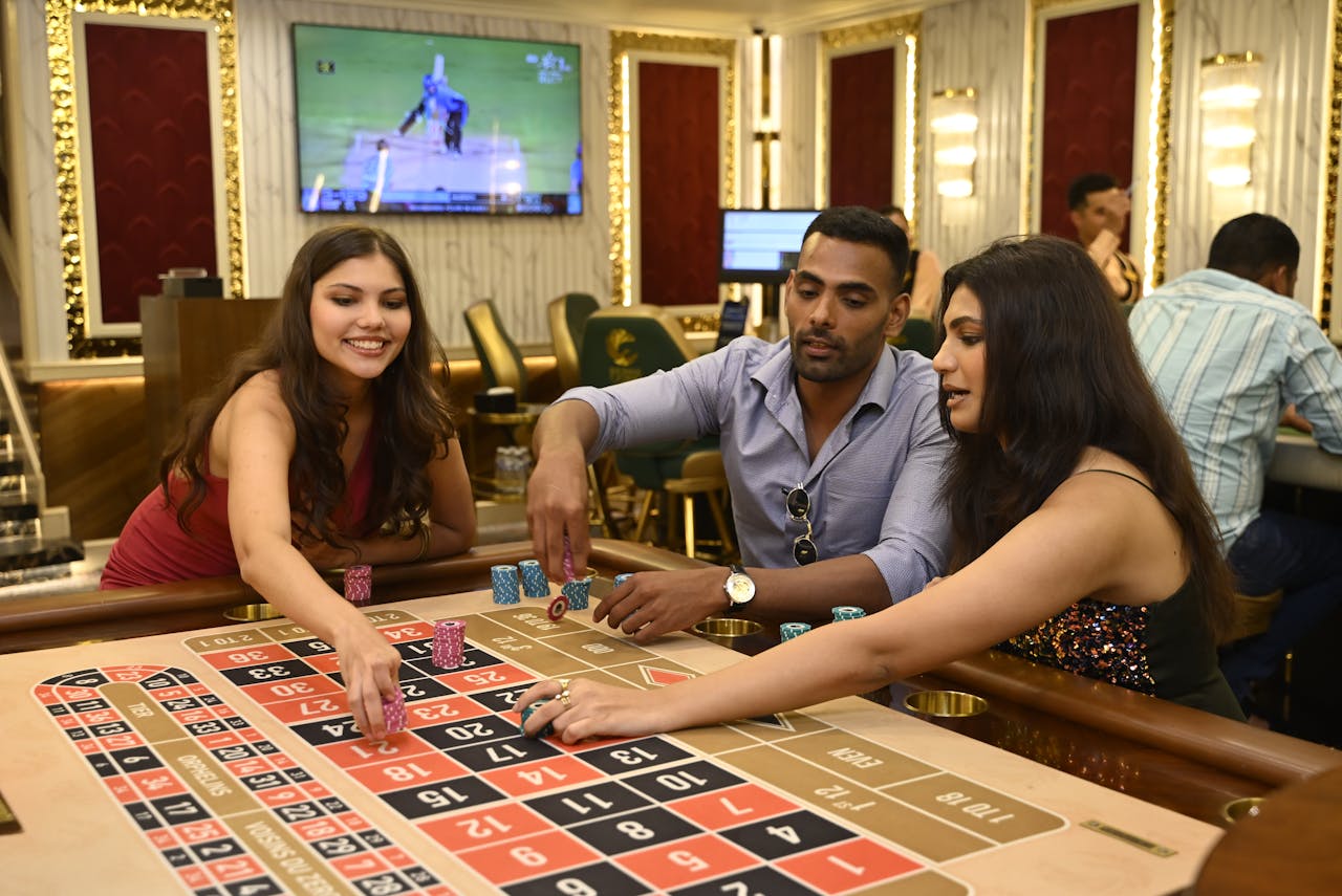 Casino-Zonen und Lounge-Bereich